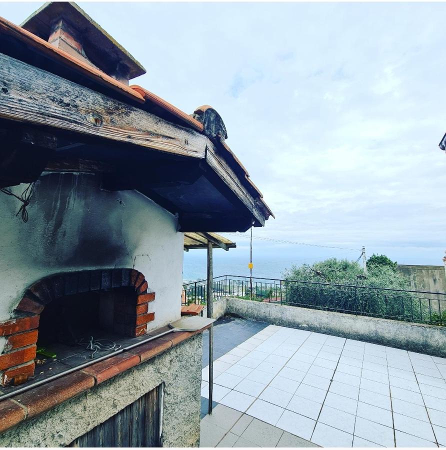 Bbq House Apartment Sanremo Bagian luar foto