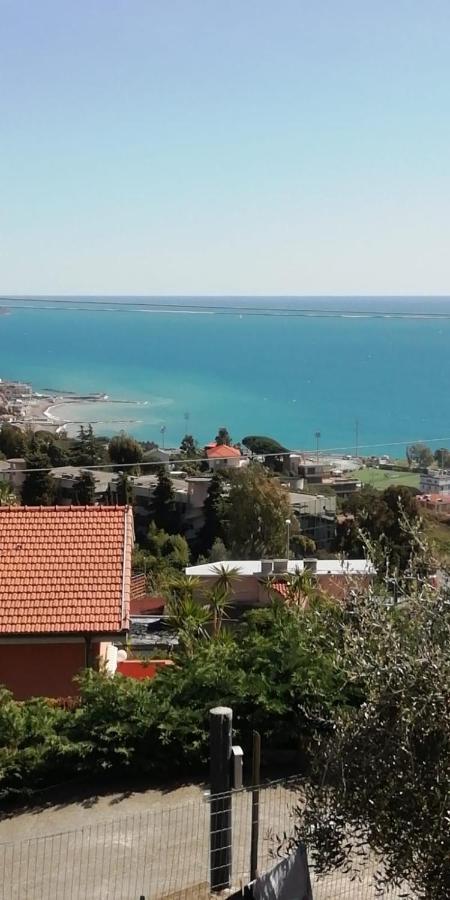 Bbq House Apartment Sanremo Bagian luar foto
