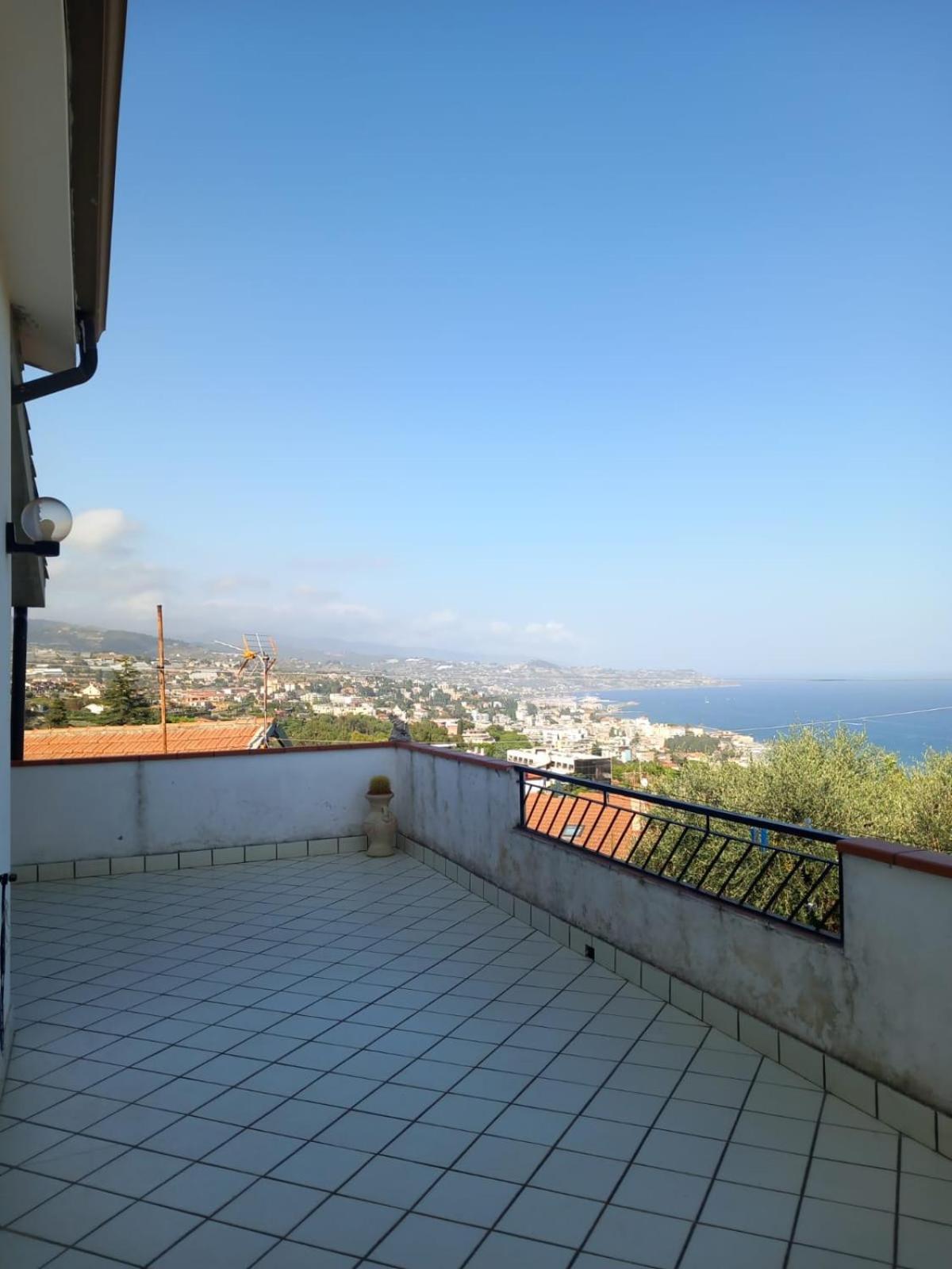 Bbq House Apartment Sanremo Bagian luar foto